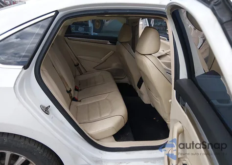 2017 Volkswagen Passat 1.8T Se z USA, uszkodzony, nr VIN 1VWBT7A39HC067091